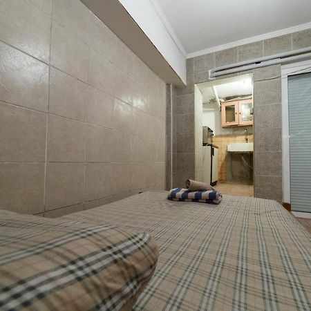 Ferienwohnung Private Flat For 2 Or 3 With Back Yard Near Exarhia Square And Archaelogical Museum Athen Exterior foto