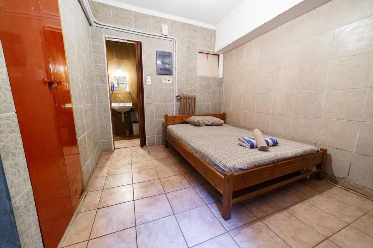 Ferienwohnung Private Flat For 2 Or 3 With Back Yard Near Exarhia Square And Archaelogical Museum Athen Exterior foto