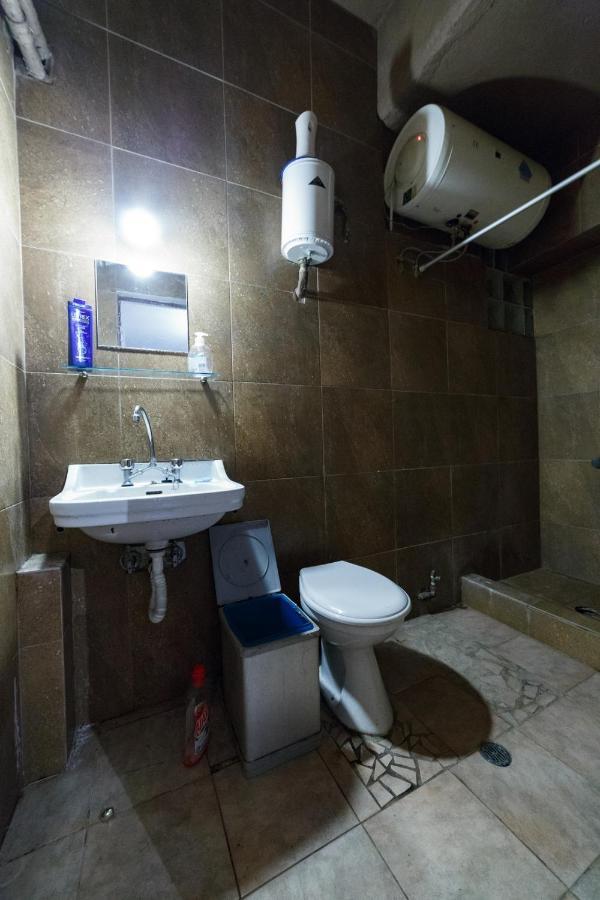 Ferienwohnung Private Flat For 2 Or 3 With Back Yard Near Exarhia Square And Archaelogical Museum Athen Exterior foto